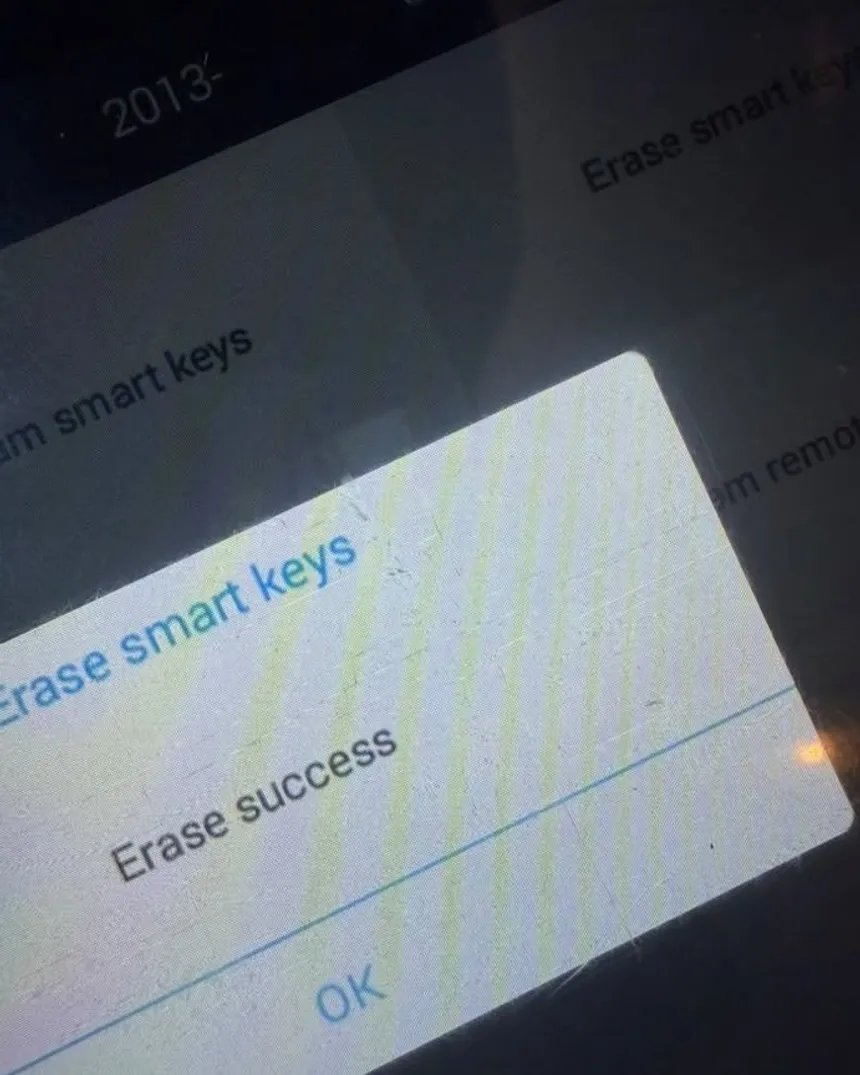 Key programming on the diagnostic tool